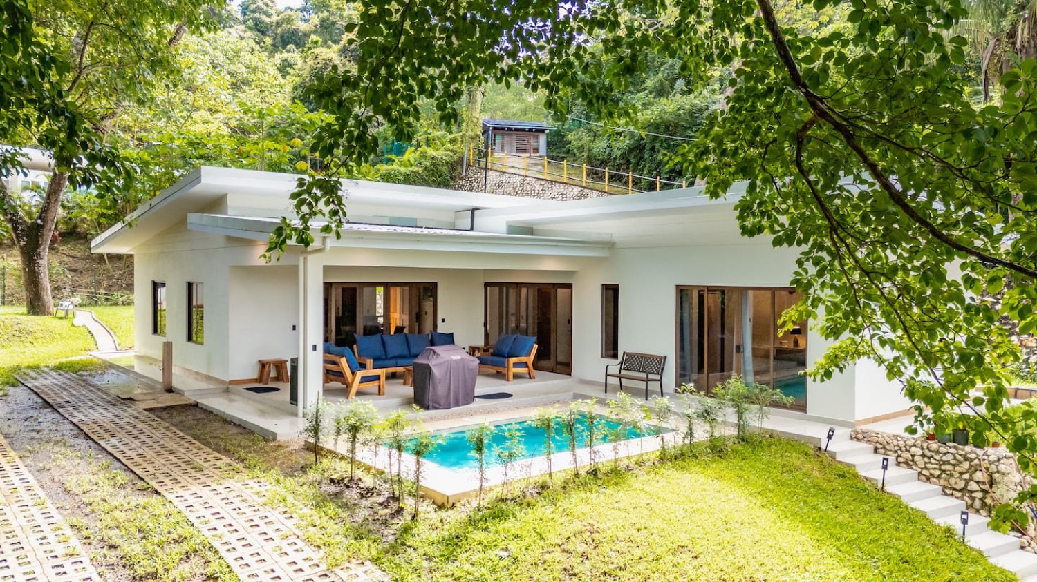 Casa Ceibo · Walkable Modern Villa in Sámara