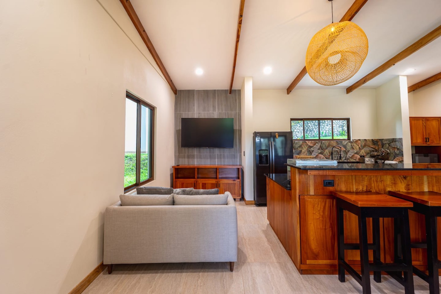 Casa Ceibo · Walkable Modern Villa in Sámara