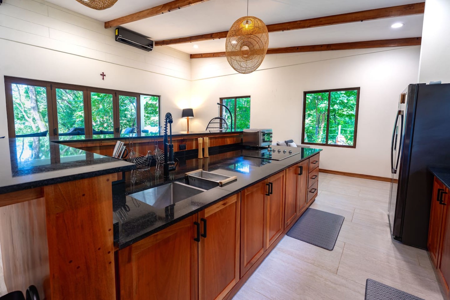 Casa Ceibo · Walkable Modern Villa in Sámara