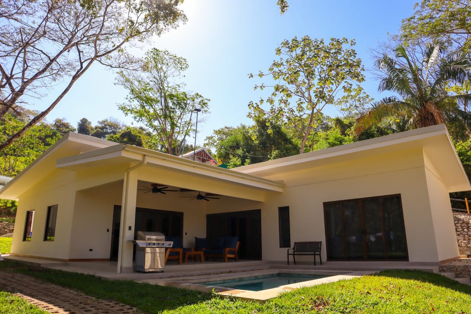 Casa Ceibo · Walkable Modern Villa in Sámara